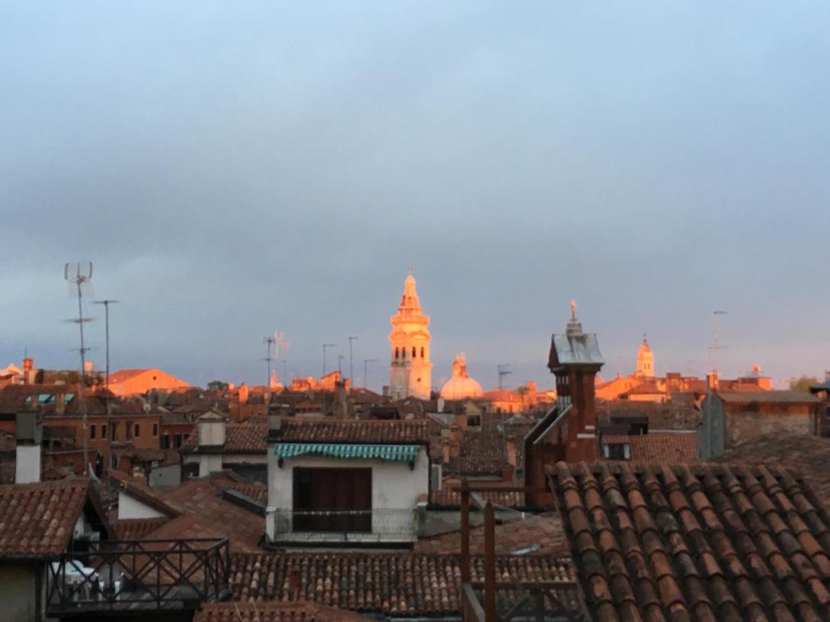 Lion Rooftop Novita' * Venedig